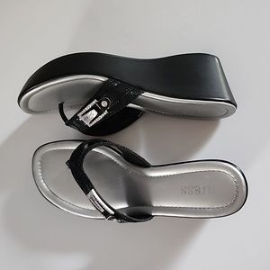 Guess Black&Metallic Rhinestone Wedge Flip Flop Style Sandals Size 10M